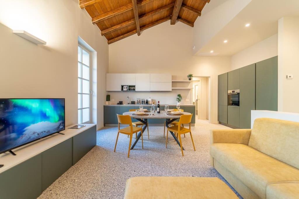 Elegante Loft A 200 A Metri Dal Duomo Apartment Como Ngoại thất bức ảnh