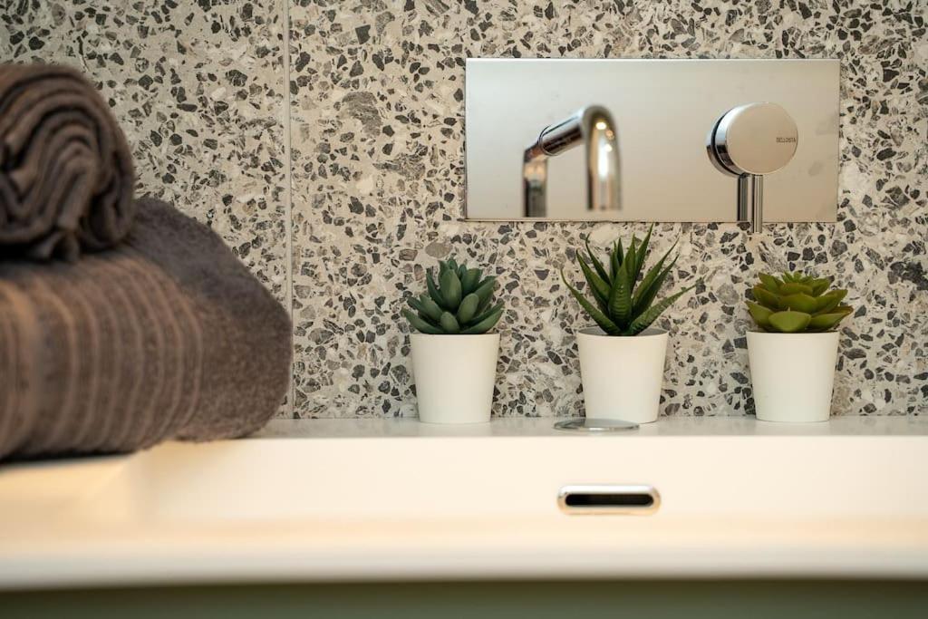 Elegante Loft A 200 A Metri Dal Duomo Apartment Como Ngoại thất bức ảnh