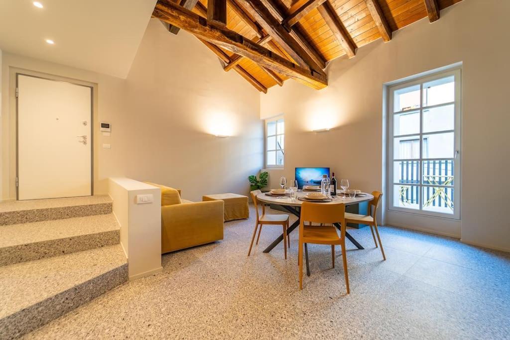 Elegante Loft A 200 A Metri Dal Duomo Apartment Como Ngoại thất bức ảnh