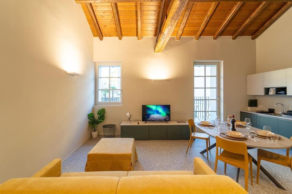 Elegante Loft A 200 A Metri Dal Duomo Apartment Como Ngoại thất bức ảnh